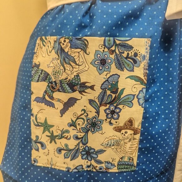 NWT Handmade Reversible Apron - skeleton mermaids and dots - One Size - OOAK - Picture 4 of 4
